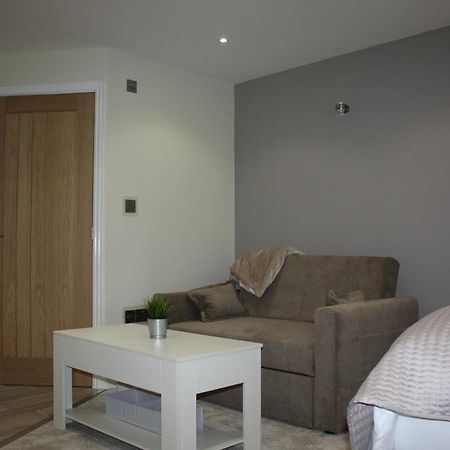 Frinton Escapes Apartment Room photo
